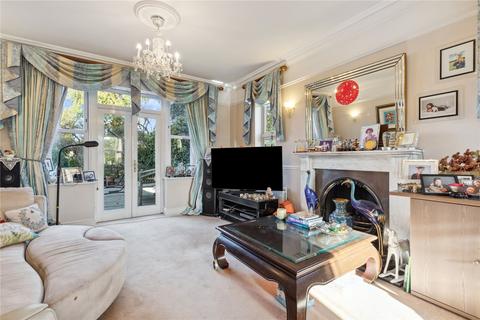 2 Devereux Lane, London, SW13 8DA