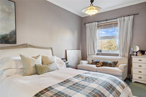 2 Devereux Lane, London, SW13 8DA