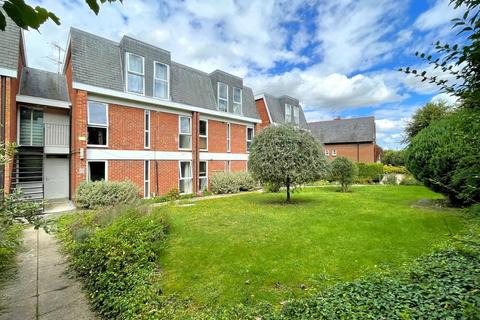 2 bedroom flat for sale, Elm Court, Elm Road, Winchester