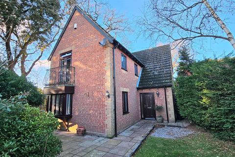 4 bedroom detached house for sale, Cotman Drive, Bradwell