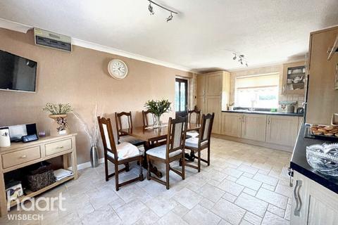 3 bedroom detached house for sale, Dovecote Road, Upwell