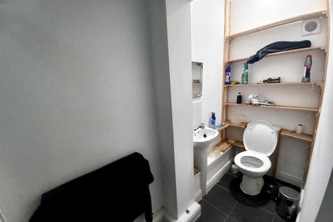 1 bedroom flat to rent, 1 Bed Apartment *£140 pppw excluding bills* AVAILABLE FOR 2024/25 ACADEMIC YEAR * Holden Street  NG7 3JN