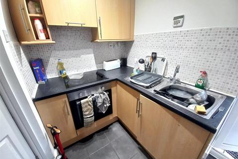 1 bedroom flat to rent, 1 Bed Apartment *£140 pppw excluding bills* AVAILABLE FOR 2024/25 ACADEMIC YEAR * Holden Street  NG7 3JN