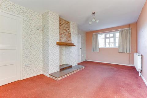 3 bedroom semi-detached house for sale, Weaverhead Close, Thaxted CM6