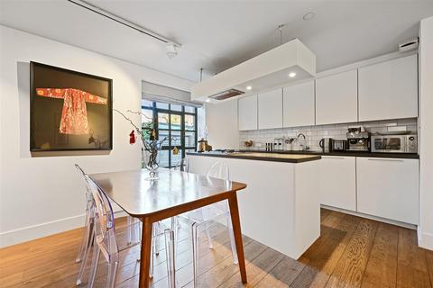 2 bedroom flat for sale, Felgate Mews, Studland Street, London W6