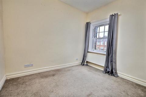 2 bedroom terraced house to rent, Dursley Road, Eastbourne