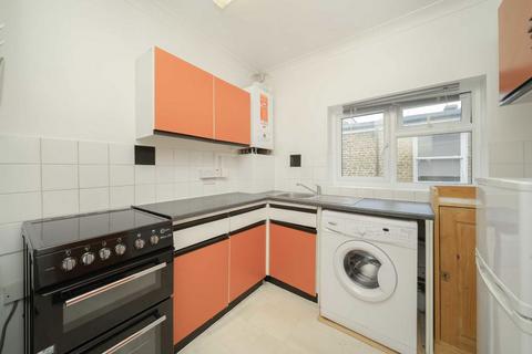 Studio to rent, Goldhawk Road, London W12