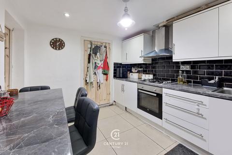 4 bedroom terraced house for sale, Strone Road, Forest Gate, E7 8ES