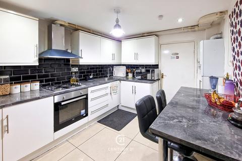 4 bedroom terraced house for sale, Strone Road, Forest Gate, E7 8ES