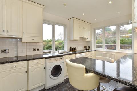 2 bedroom apartment for sale, St. John's Road, Loughton, Essex