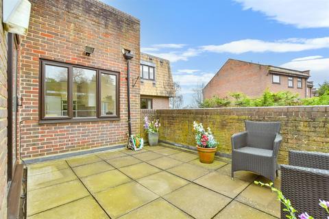 2 bedroom apartment for sale, St. John's Road, Loughton, Essex