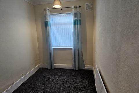 3 bedroom ground floor flat to rent, Benson Road, Newcastle upon Tyne NE6