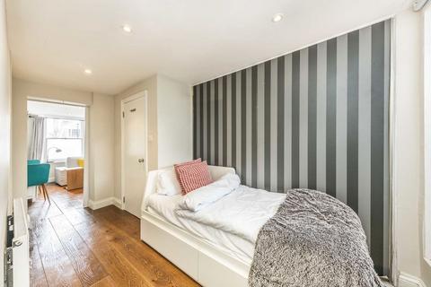 1 bedroom flat for sale, Upper Street, London N1