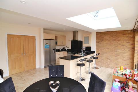 4 bedroom house to rent, Algar Road, UK