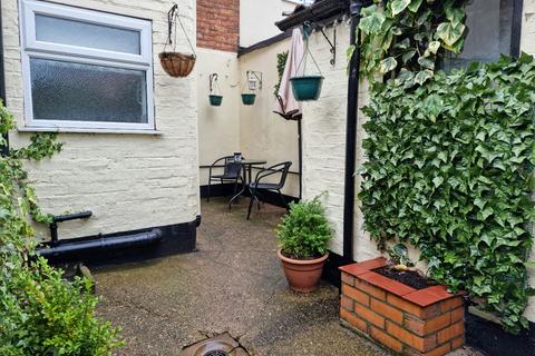 2 bedroom terraced house to rent, Rasen Lane, , Lincoln