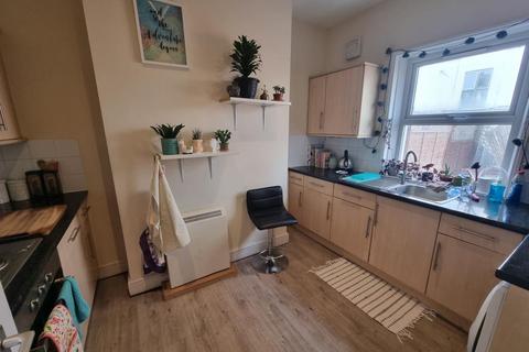 2 bedroom flat to rent, London Road, Brighton, BN1