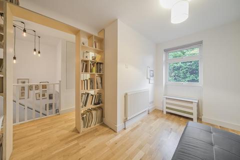 12 Lockwood Close, London, SE26 4HY