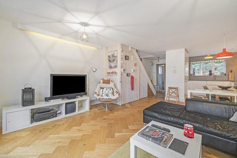 12 Lockwood Close, London, SE26 4HY