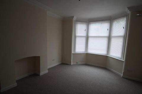 Studio to rent, Fosse Road South, Leicester