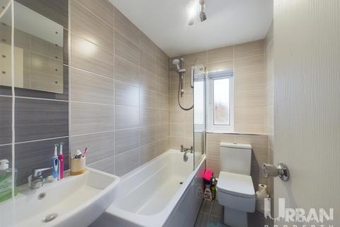 14 Broomhead Close, Hull, HU8 9XA