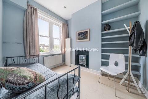 2 bedroom apartment to rent, Ferme Park Road London N8