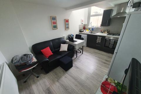 1 bedroom flat to rent, Flat 1, 30 Russell Street