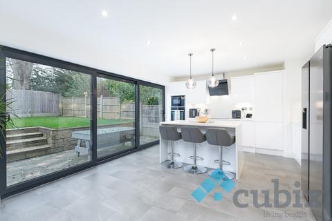 14 Geralds Grove, Banstead, SM7 1NE