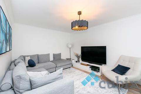 14 Geralds Grove, Banstead, SM7 1NE