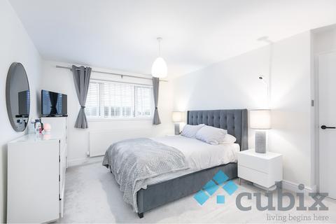 14 Geralds Grove, Banstead, SM7 1NE