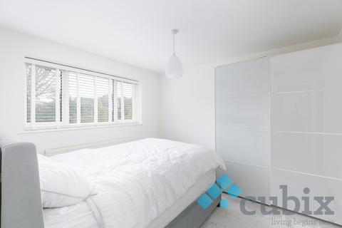 14 Geralds Grove, Banstead, SM7 1NE