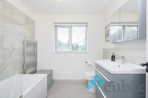 14 Geralds Grove, Banstead, SM7 1NE