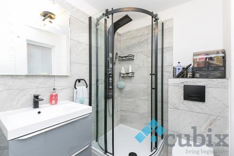 14 Geralds Grove, Banstead, SM7 1NE