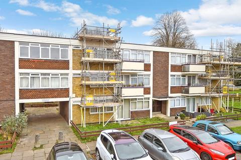 2 bedroom flat for sale, Ifield Drive, Ifield, Crawley, West Sussex