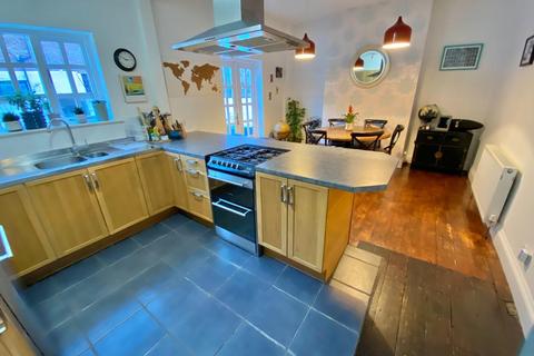 3 bedroom terraced house for sale, Tintern Avenue, West Didsbury