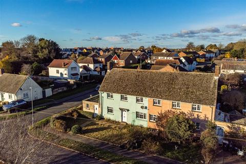 3 bedroom semi-detached house for sale, Weaverhead Close, Thaxted CM6