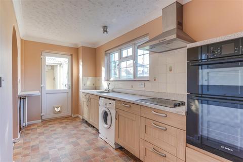 3 bedroom semi-detached house for sale, Weaverhead Close, Thaxted CM6