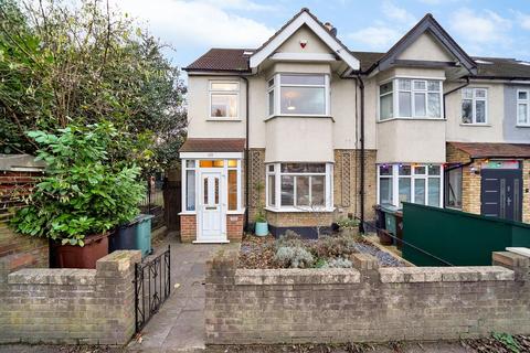 125 Hale End Road, London, E17 4DP