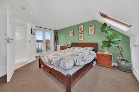 125 Hale End Road, London, E17 4DP