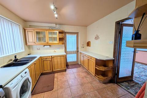 3 bedroom semi-detached house for sale, Forge Close, South Muskham