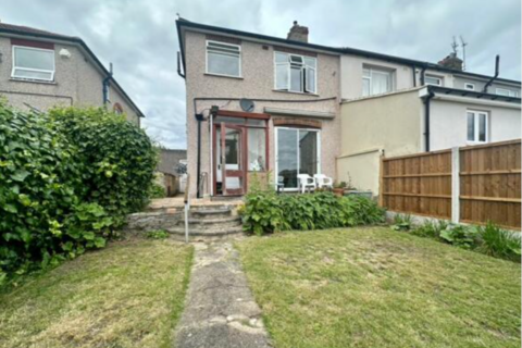 3 bedroom end of terrace house for sale, Toplands Avenue, South Ockendon, Essex