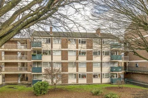 3 bedroom flat for sale, Ommaney Road, London SE14