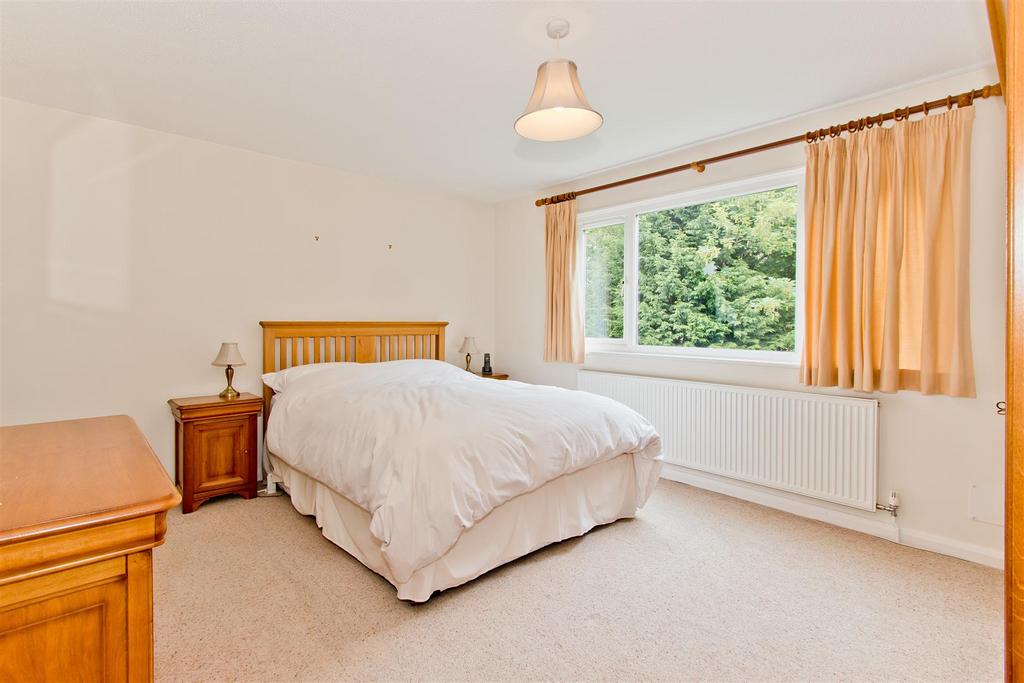 Bed1.jpg
