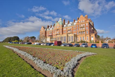 3 bedroom flat for sale, The Leas, The Metropole The Leas, CT20