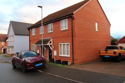 3 bedroom semi-detached house to rent, Dulwich Avenue, Basildon SS15