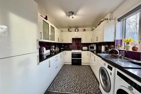 51 Abbotsfield Way, Faverdale, Darlington, DL3 0GB