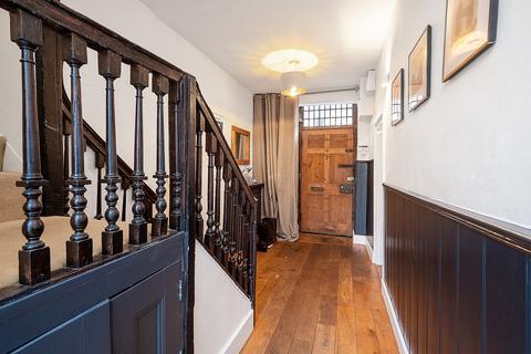 5 bedroom terraced house for sale, Castle Street Buckingham, Buckinghamshire, MK18 1BS