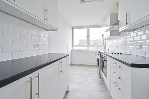 3 bedroom maisonette to rent, Rolls Road, Bermondsey, London, SE1