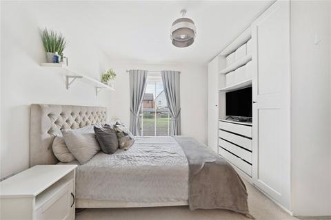 2 bedroom apartment for sale, Dovestone Close, Grays, RM20