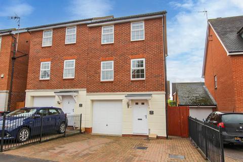 3 bedroom townhouse for sale, Palmer Crescent, Leighton Buzzard