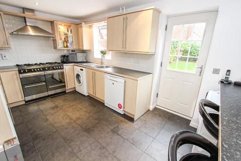 3 bedroom townhouse for sale, Palmer Crescent, Leighton Buzzard